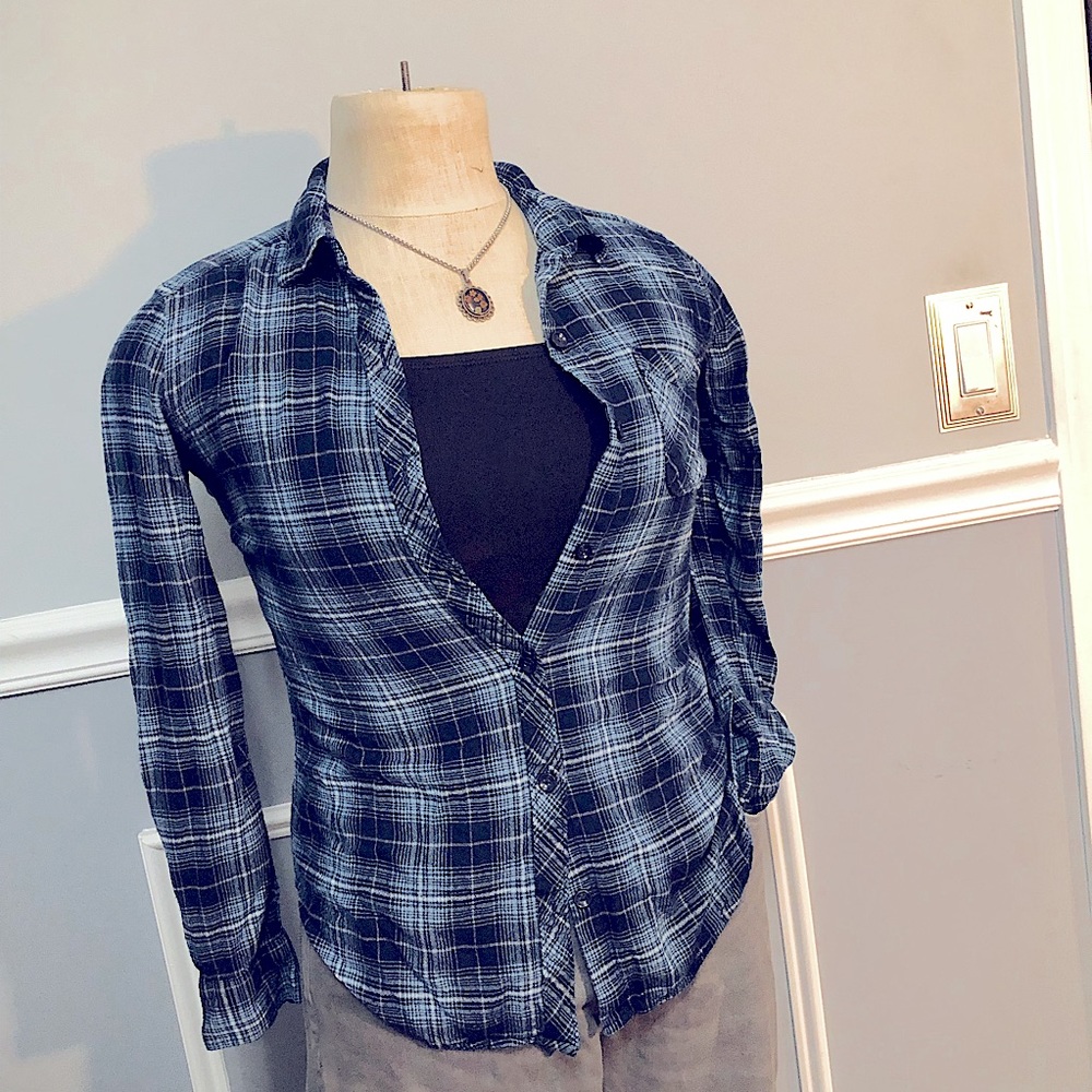Womens Plaid Button down shirt